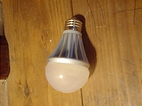最近発売された電球型ＬＥＤ照明